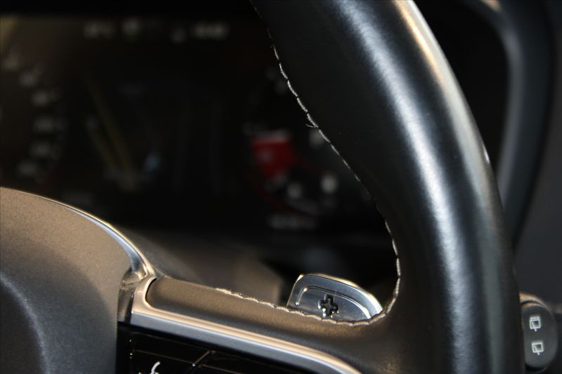 Volvo XC90 B5 AWD R Design PilotAssist/DP - fotka 18 z 32