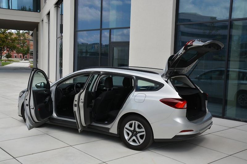 Ford Focus (2022) Kombi 1,5EcoBlue AUT8 88kW Edi - fotka 11 z 49