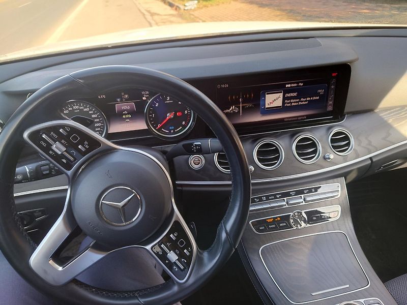 Mercedes-Benz Třídy E (2019) 300de - fotka 6 z 6