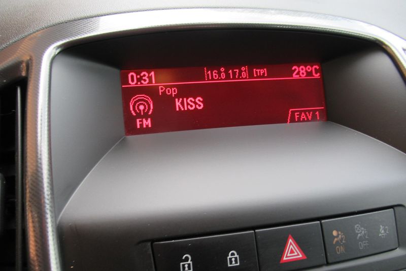 Opel Astra 1.7 CDTi  AUT. KLIMA  - fotka 13 z 20