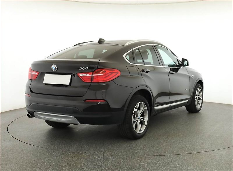BMW X4 (2014) xDrive20d, 4X4, Automat - fotka 5 z 18