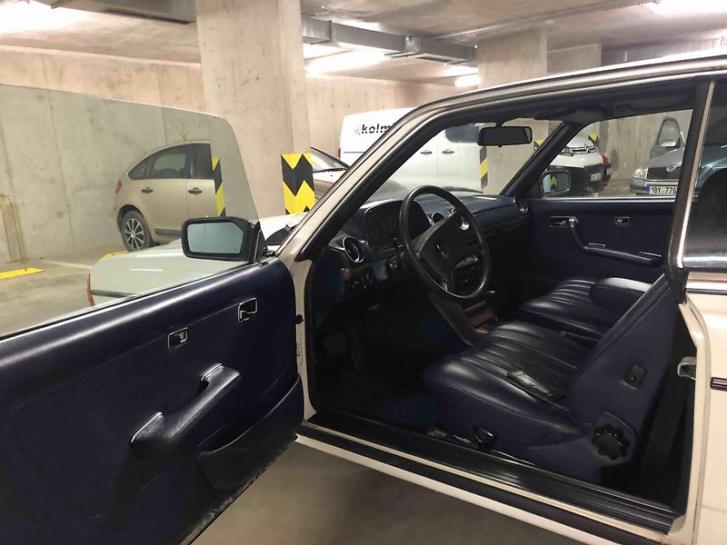 Mercedes-Benz 280 (1980) - fotka 7 z 9