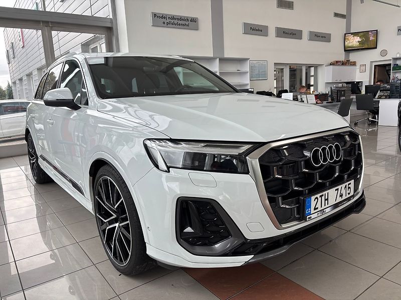 Audi Q7 FL S-line  50TDI 210kW Tažné - fotka 2 z 26