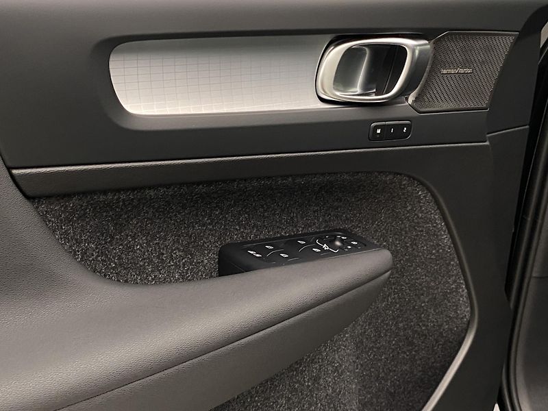 Volvo XC40 (2026) B3 AUT DARK ULTRA  - fotka 45 z 64