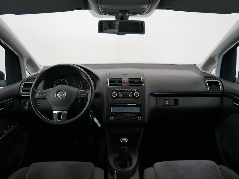 Volkswagen Touran - fotka 5 z 27
