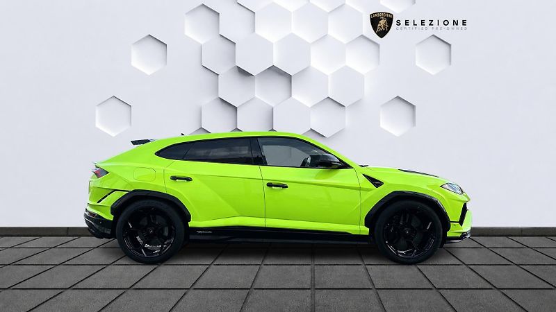 Lamborghini Urus (2024) URUS Performante, Záruka - fotka 2 z 14