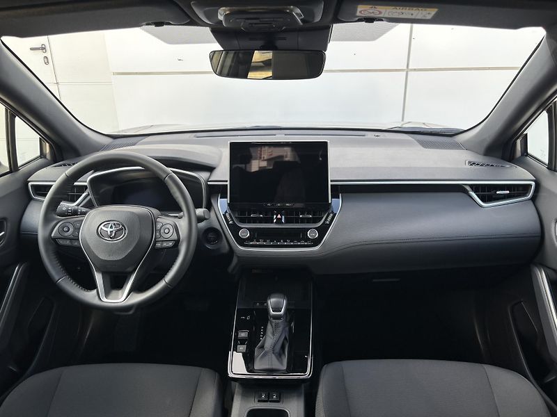 Toyota Corolla Cross (2025) Style 1,8 HEV 4x2 - fotka 5 z 14