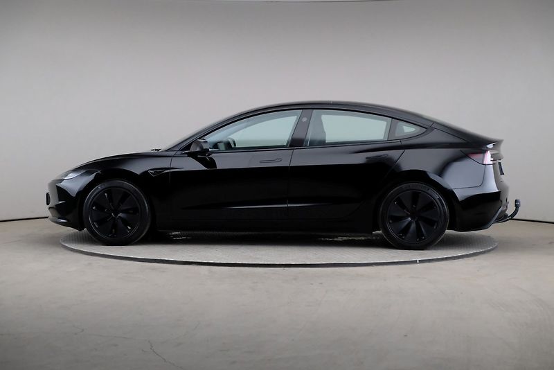 Tesla Model 3 Long Range AWD Tažné - fotka 4 z 26