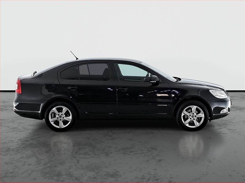 Škoda Octavia (2011) Ambiente Plus 1.2 TSI - fotka 6 z 15