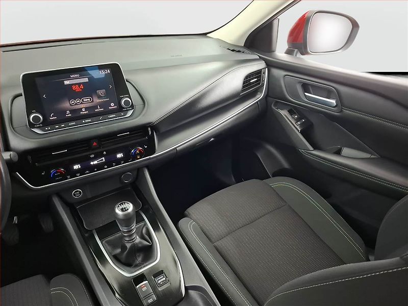 Nissan Qashqai (2021) 1.3 DIG-T - fotka 8 z 18