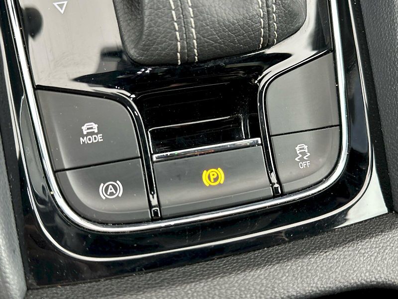 Škoda Karoq (2025) DSG 2.0TDI 110kW 4x4 SportLine - fotka 26 z 36