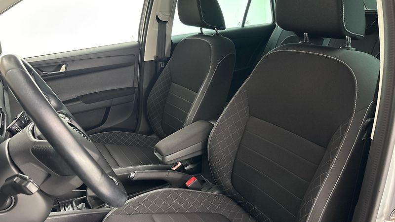 Škoda Fabia 1.0 TSI Ambition Combi - fotka 15 z 24