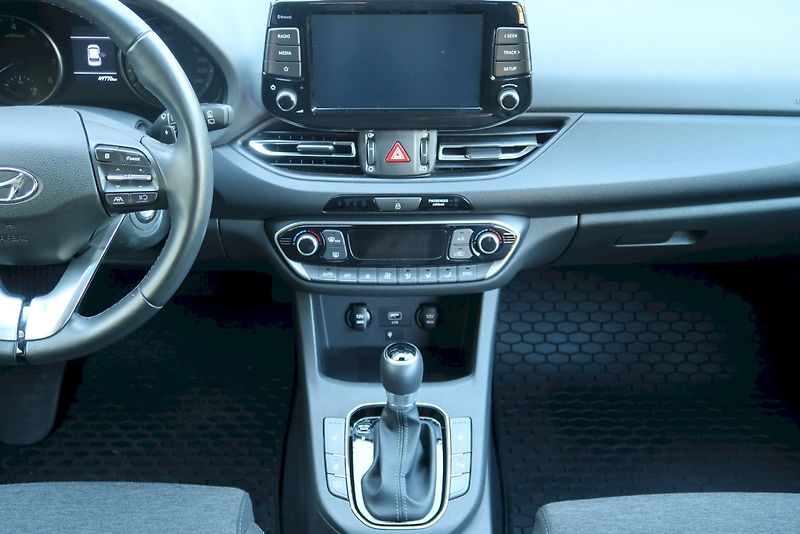 Hyundai i30 (2023) SW Smart 1,0 T - GDI DCT7 88 k - fotka 11 z 35