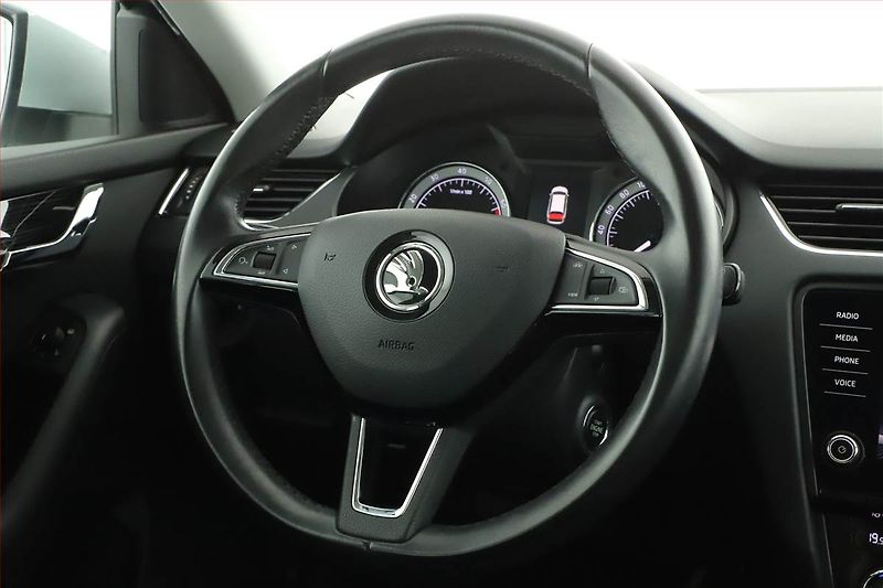 Škoda Octavia (2019) 1.5 TSI G-TEC, Automat - fotka 17 z 19