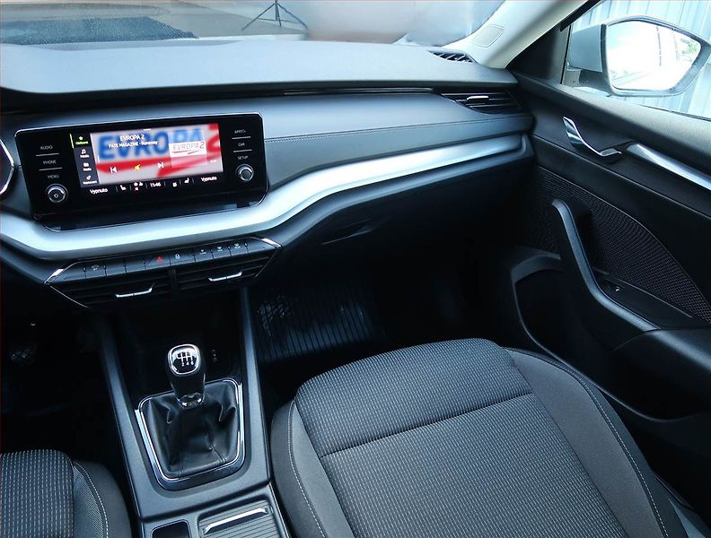 Škoda Octavia (2023) Ambition 2.0 TDI, ČR,1.maj - fotka 8 z 15