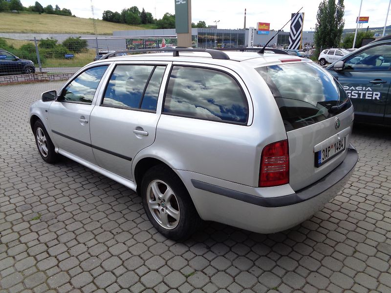 Škoda Octavia 1,9 TDi 66 kW - fotka 4 z 24