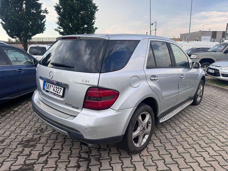 Mercedes-Benz Třídy M (2005) 320 3,0CDI 165KW JINÝ MOTOR - fotka 6 z 39