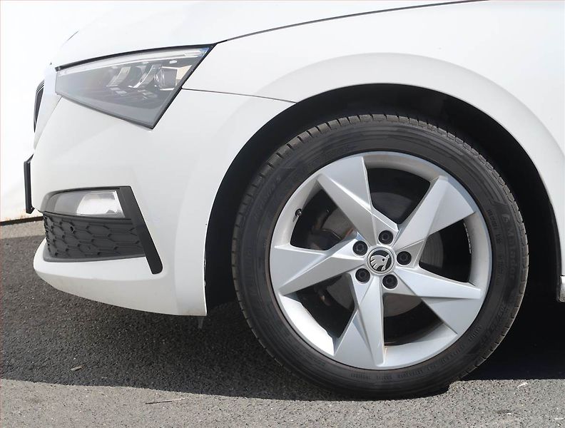 Škoda Scala (2020) Style 1.6 TDI, Serv.kniha - fotka 15 z 17