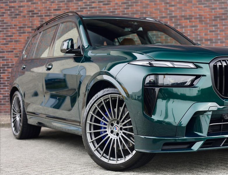 BMW X7 (2023) ALPINA XB7 4.4 V8 Skylounge - fotka 3 z 52