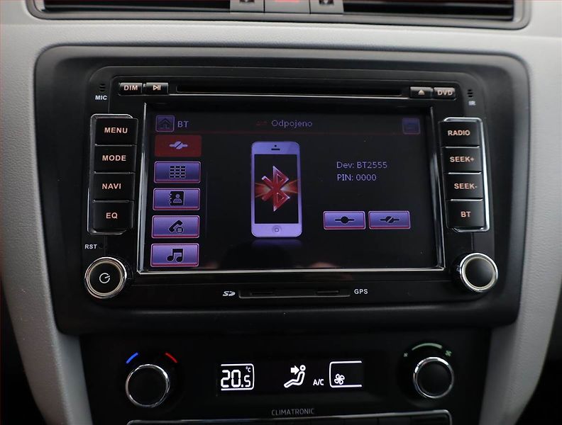 Škoda Rapid (2013) Elegance 1.6 TDI - fotka 13 z 15