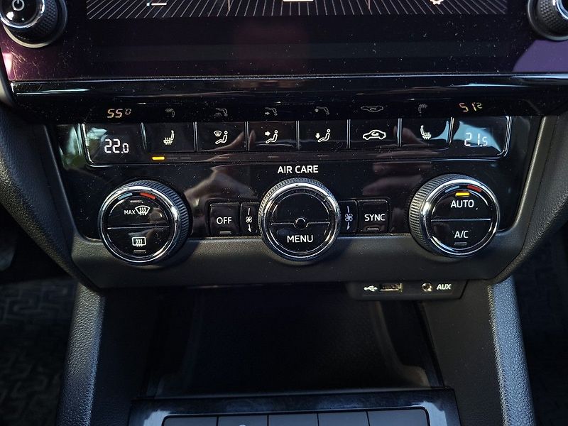 Škoda Octavia COMBI 2,0 TDI 150k M6 - fotka 24 z 25
