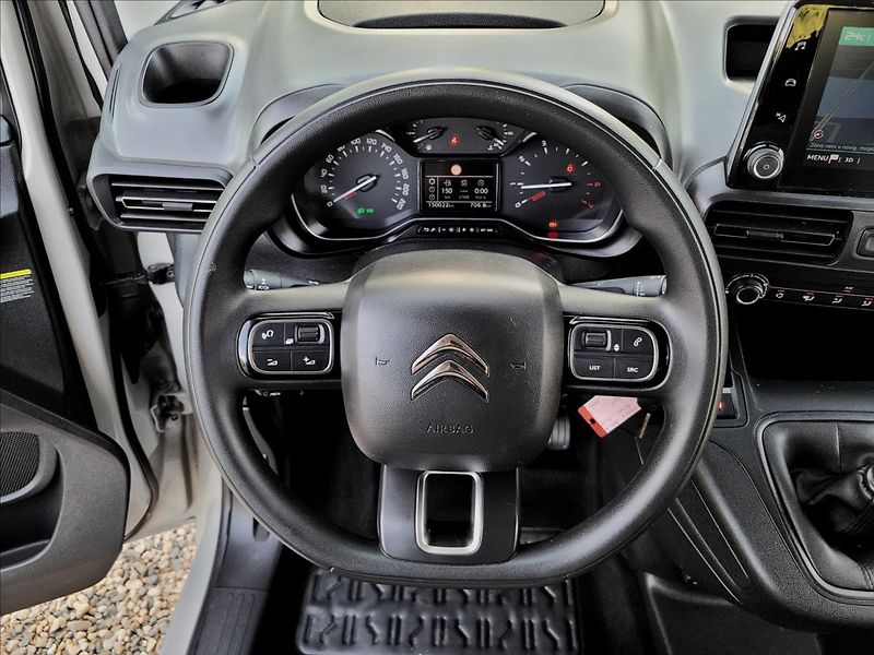 Citroën Berlingo 1,5 HDI,XL,7míst,navi,tažné - fotka 22 z 49