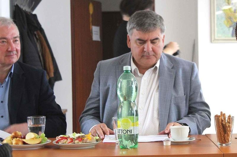 Provoz u rozestavěného úseku dálnice D55 u Bzence druhé květnové ráno 2025.
