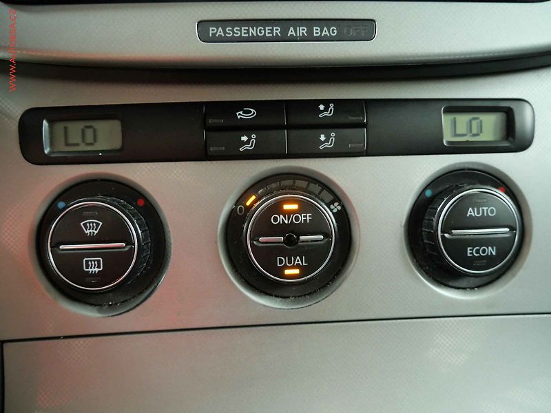 Volkswagen Passat (2008) 2.0TDi, ČR, AC, tempo - fotka 17 z 18