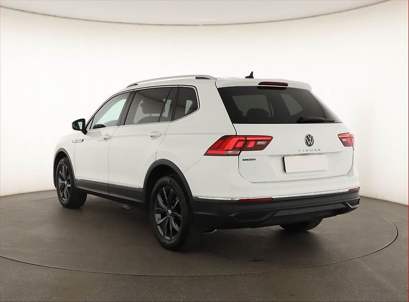 Volkswagen Tiguan Allspace (2023) Life 2.0 TDI - fotka 4 z 16