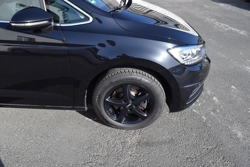 Volkswagen Touran (2018) 1.4TSI 110kw CLBMT 7MÍST LED  - fotka 5 z 48