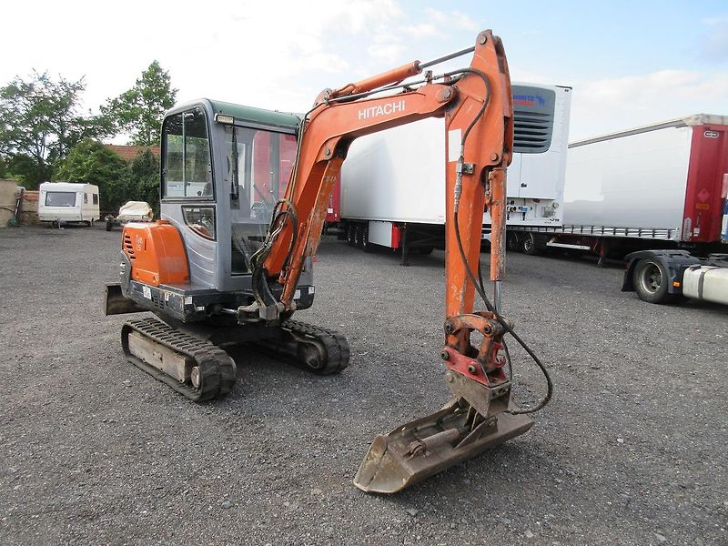 Hitachi Zaxis 25 - fotka 2 z 20