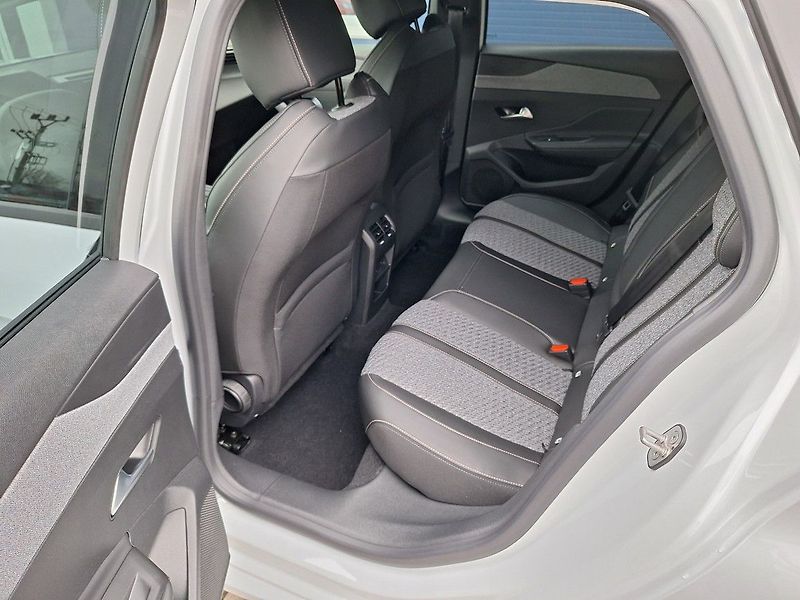 Peugeot 308 (2025) SW ALLURE Hybrid 145 e-DCS6 - fotka 10 z 19
