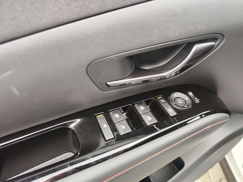 Hyundai Tucson 1.6 T-GDI/118kW N-Line STL DCT - fotka 35 z 38
