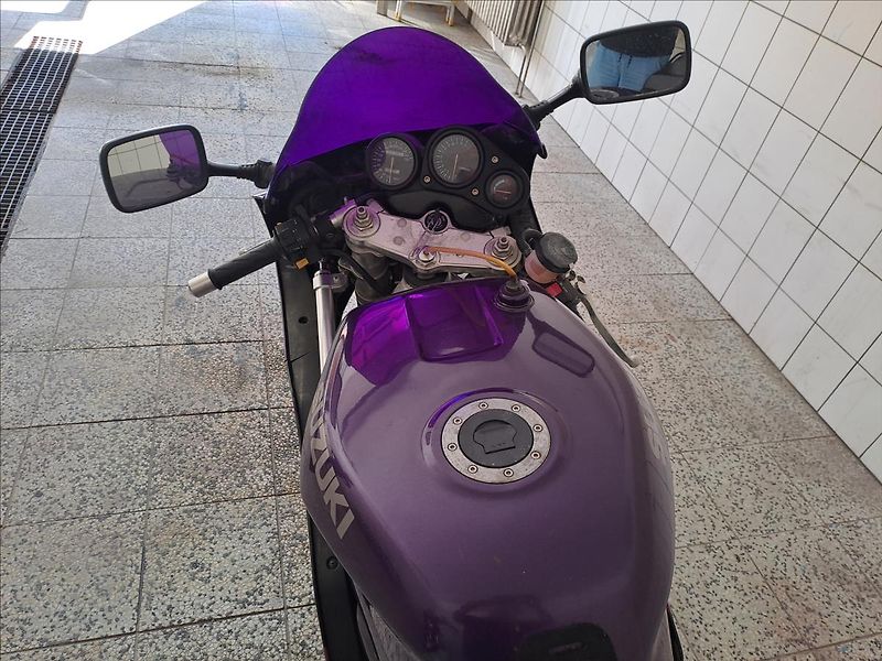 Suzuki GSX-R750 - fotka 8 z 8