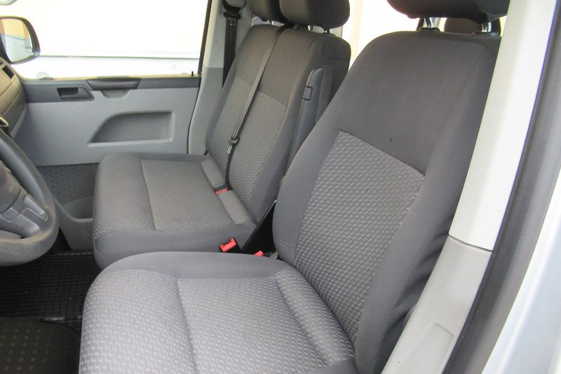 Volkswagen Caravelle 2.0 TDI 4MOTION LONG AUT.KLIMA - fotka 12 z 19