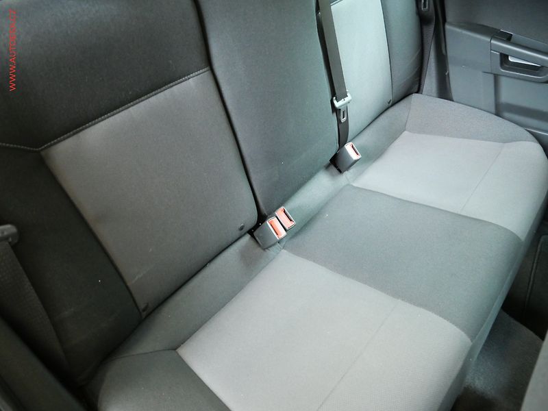 Opel Astra (2011) 1.4 16V, 1.maj,ČR, Klima - fotka 12 z 19