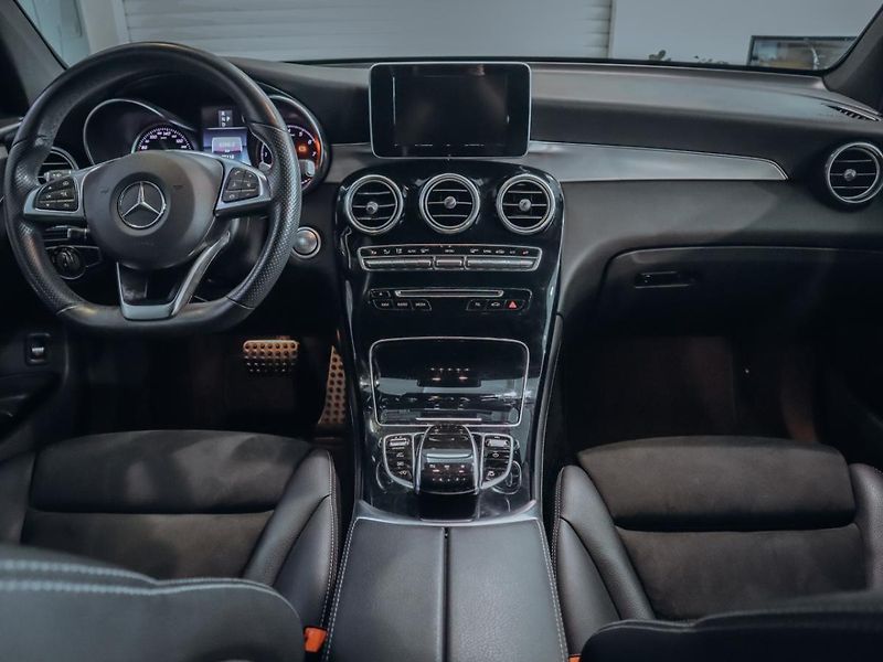 Mercedes-Benz GLC 250 4M AMG - fotka 12 z 24