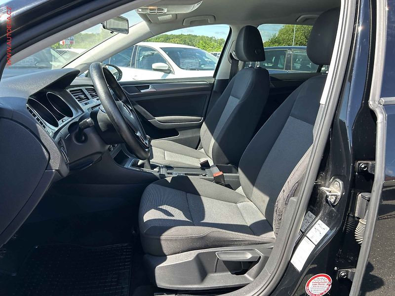 Volkswagen Golf (2013) 1.2i, servis.kniha - fotka 9 z 17