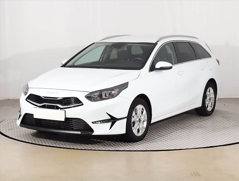 Kia Ceed (2022) Gold 1.6 CRDi MHEV, Serv.kniha - fotka 2 z 20