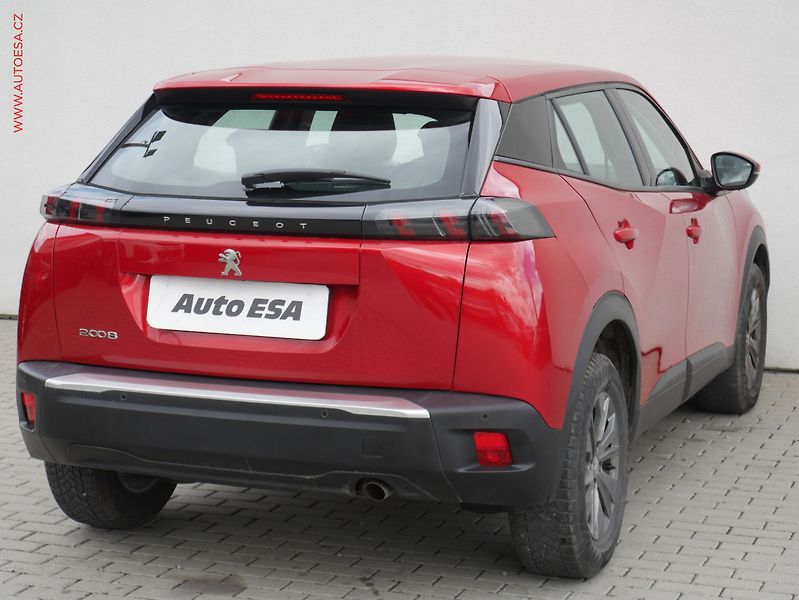 Peugeot 2008 (2021) 1.2PT, ČR, Active - fotka 4 z 17