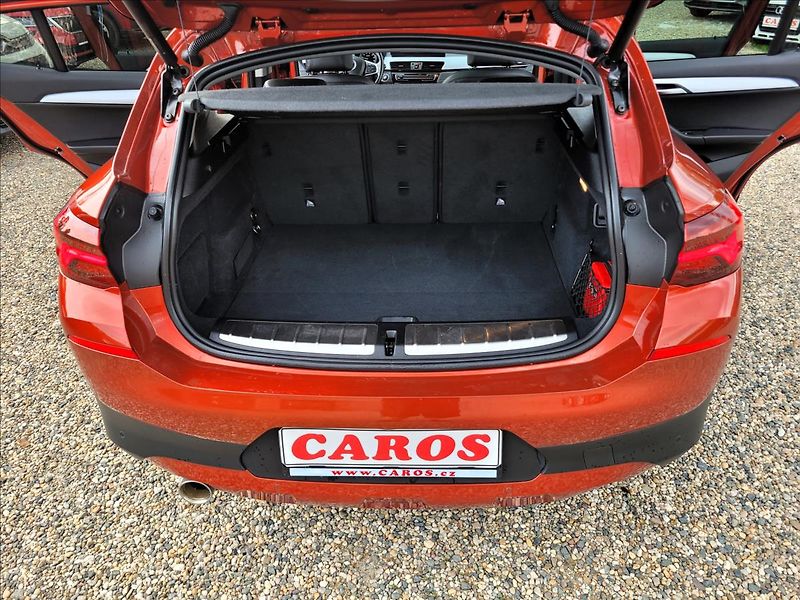 BMW X2 18i ,led,navi,kůže,výhřev - fotka 39 z 47