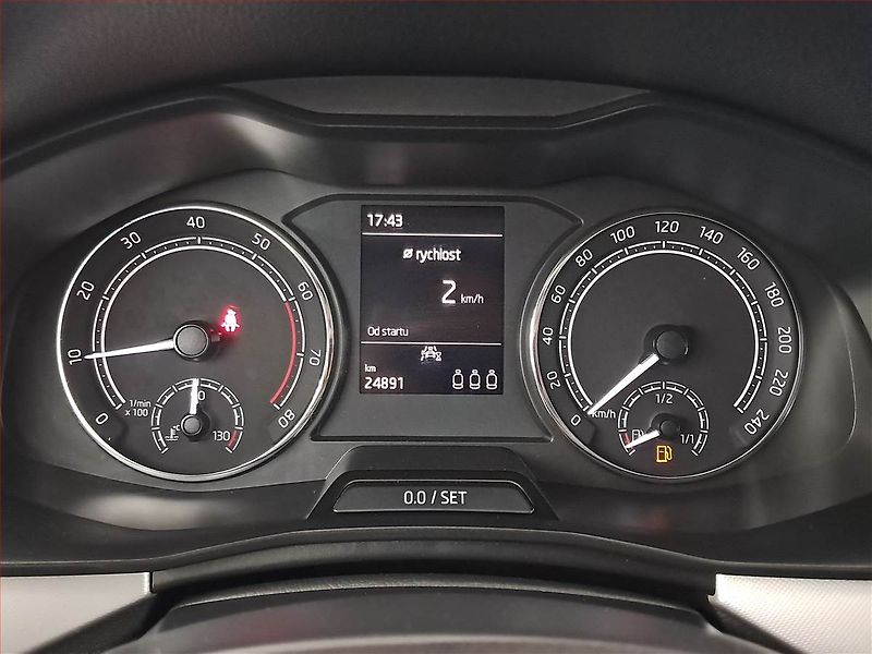 Škoda Scala (2020) 1.0 TSI, Tempomat - fotka 11 z 18