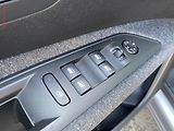 Peugeot 3008 (2019) 1.2PT, Active, navi, kamera - náhled 13