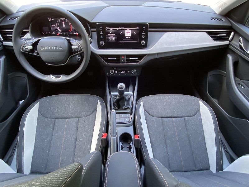 Škoda Scala (2025) 1.5 TSI Top Selection - fotka 5 z 33