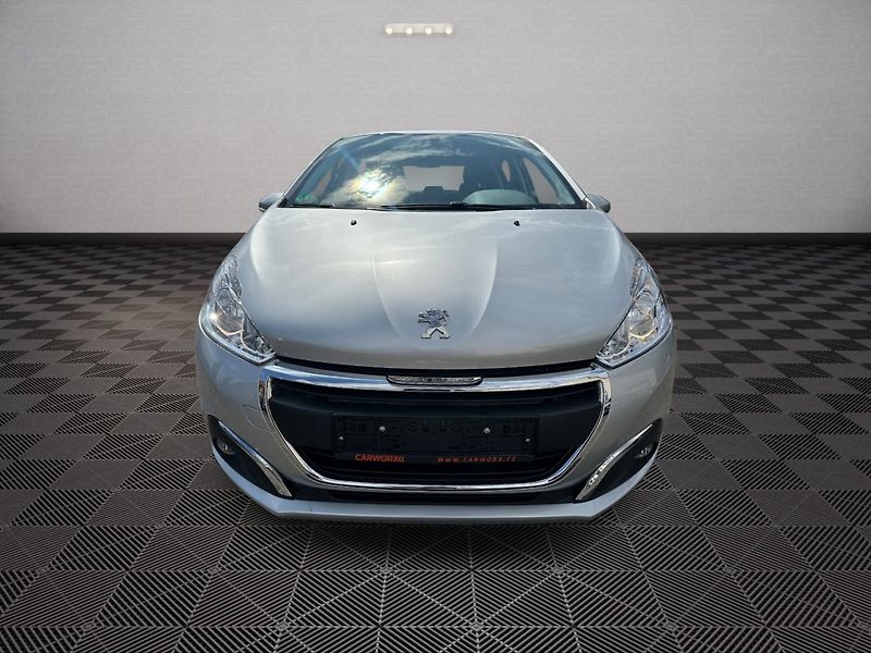 Peugeot 208 (2014) 1.2i 60kw - fotka 8 z 23