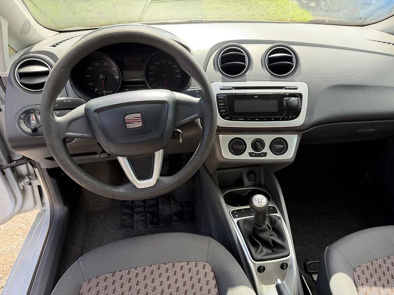 Seat Ibiza 1.4i - fotka 13 z 22