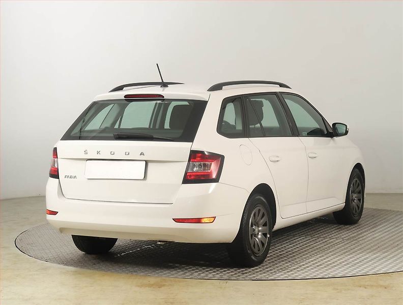 Škoda Fabia (2021) 1.0 TSI - fotka 5 z 15