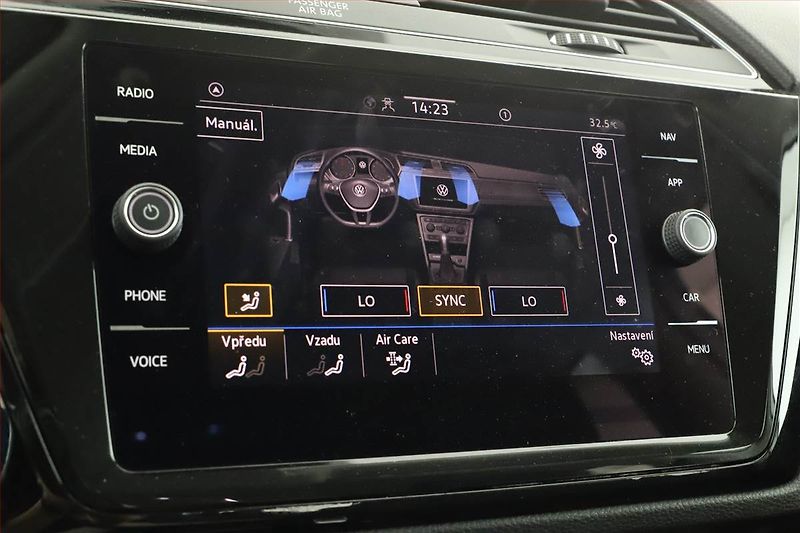 Volkswagen Touran (2020) Highline 2.0 TDI - fotka 13 z 21