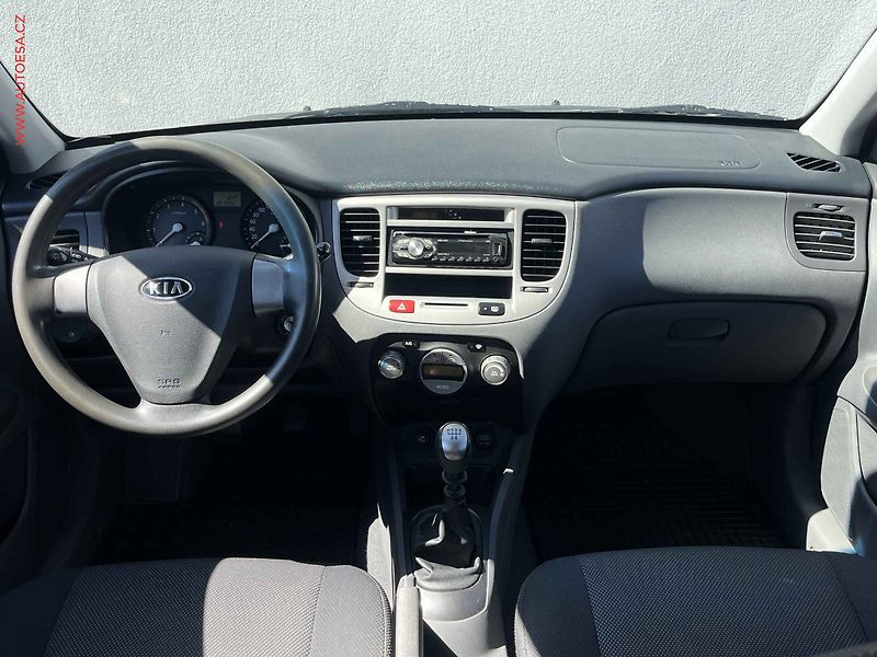 Kia Rio (2009) 1.5 CRDi, ČR, AC, park.asist - fotka 8 z 13