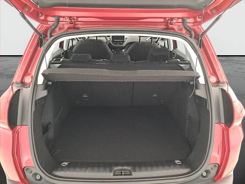 Peugeot 2008 (2018) Active 1.2 PureTech, ČR,1.maj - fotka 14 z 17